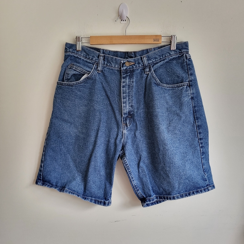 Wrangler Mens 34 High Rise Jean Shorts Denim. Made in MexicoIn great used cond